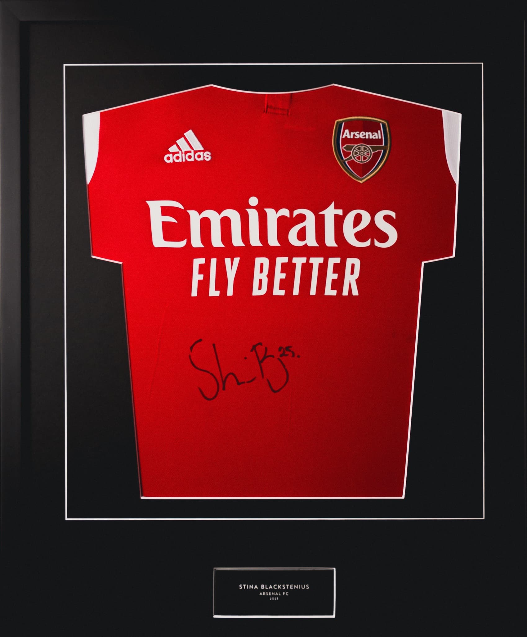 Stina Blackstenius Signed Jersey – Women’s Football Memorabilia Frame